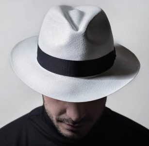 Aba chapéus Panamá, em breve, no Shopping Cassino Atlântico